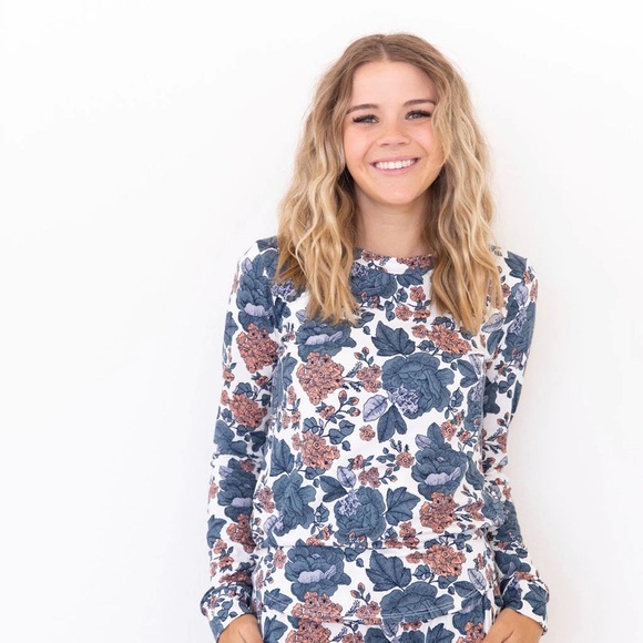 Cozy’s Peach and Blue Floral lounge set - Picture 1 of 3